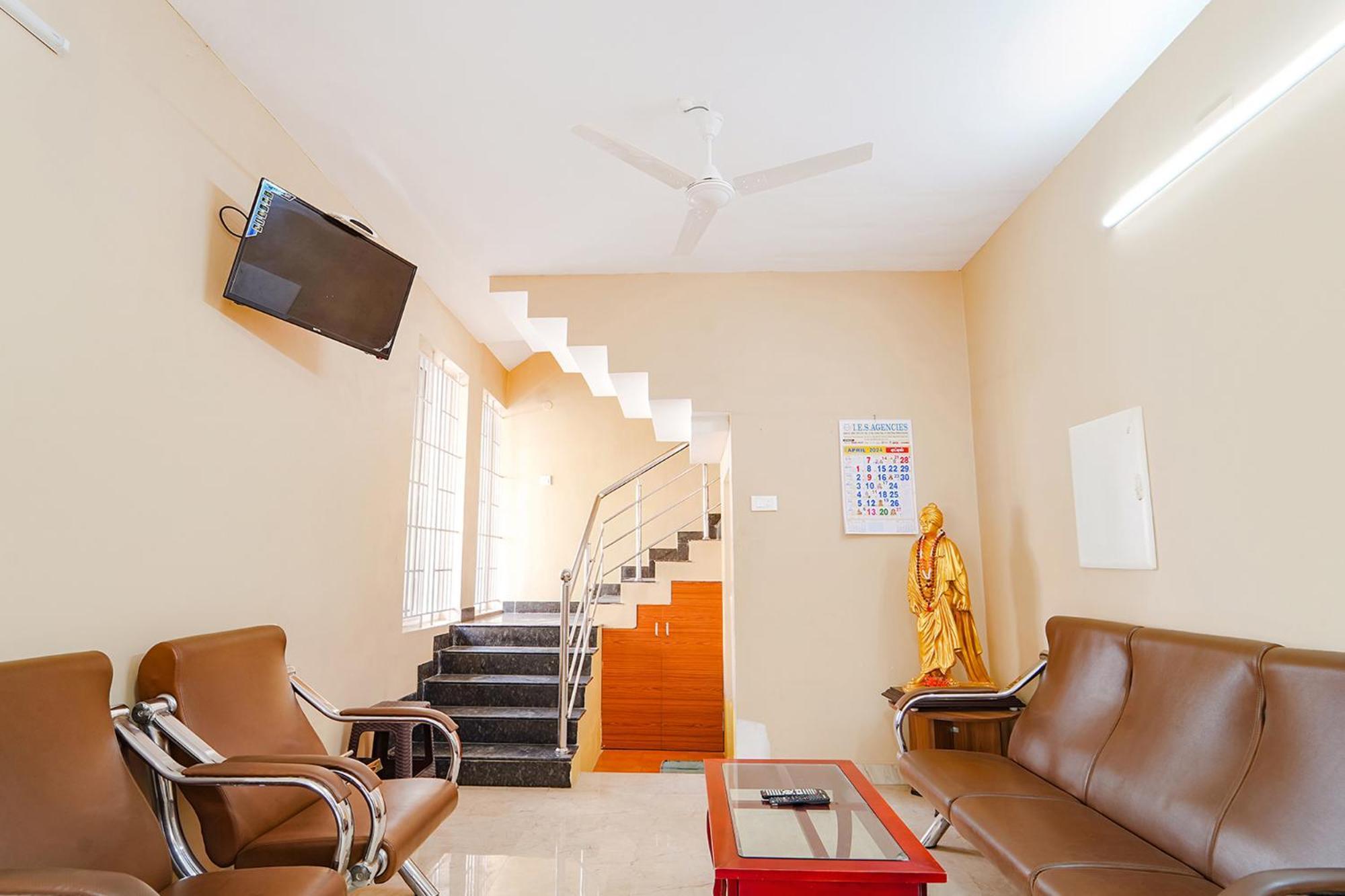 Fabexpress Uv Residency - 700M From Coimbatore International Airport Irugur Luaran gambar