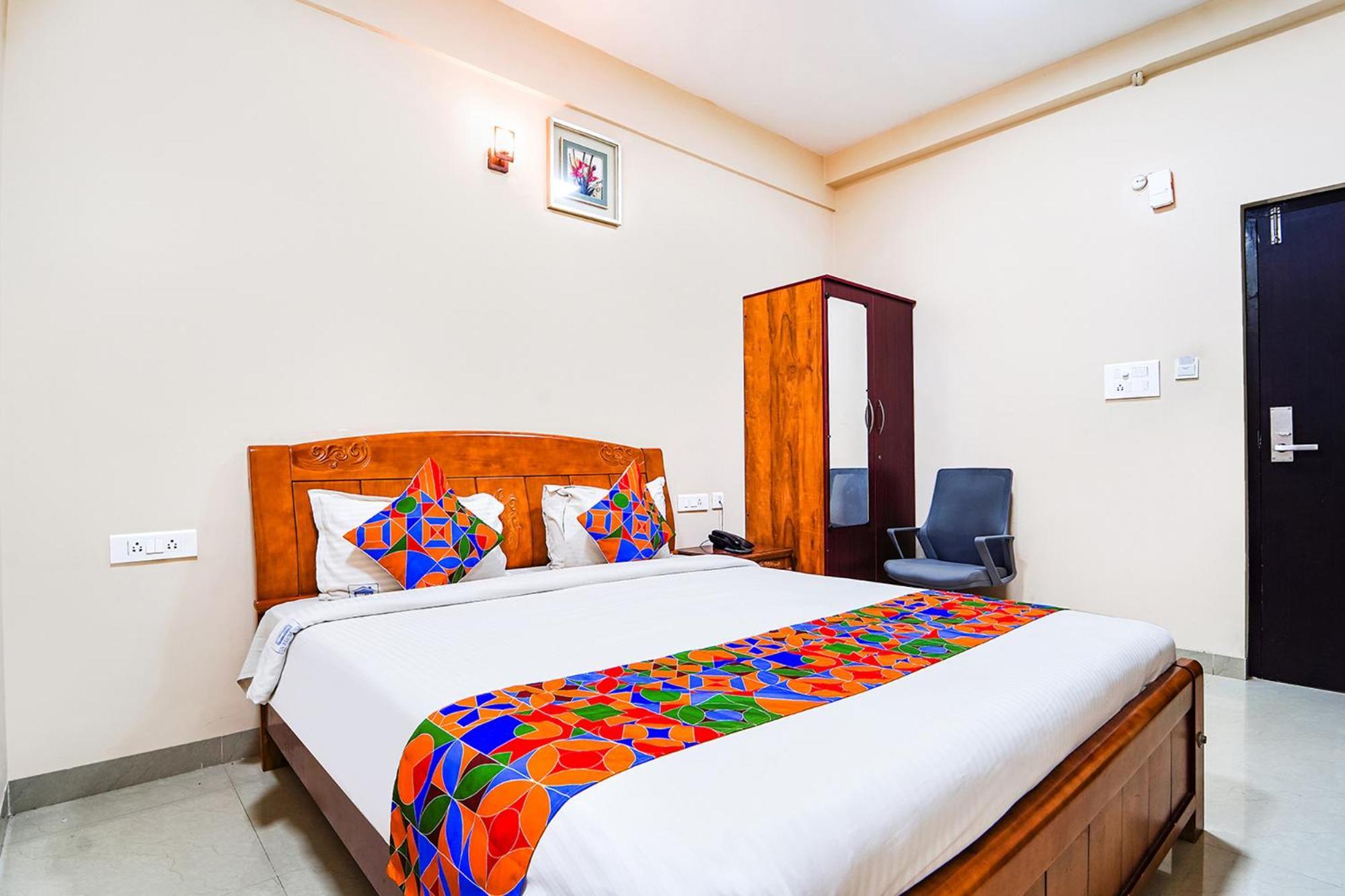 Fabexpress Uv Residency - 700M From Coimbatore International Airport Irugur Luaran gambar