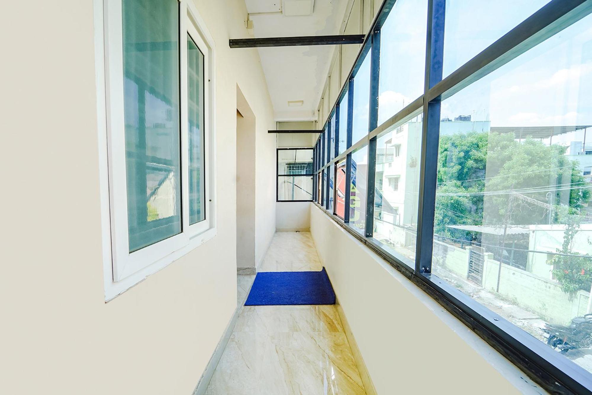 Fabexpress Uv Residency - 700M From Coimbatore International Airport Irugur Luaran gambar