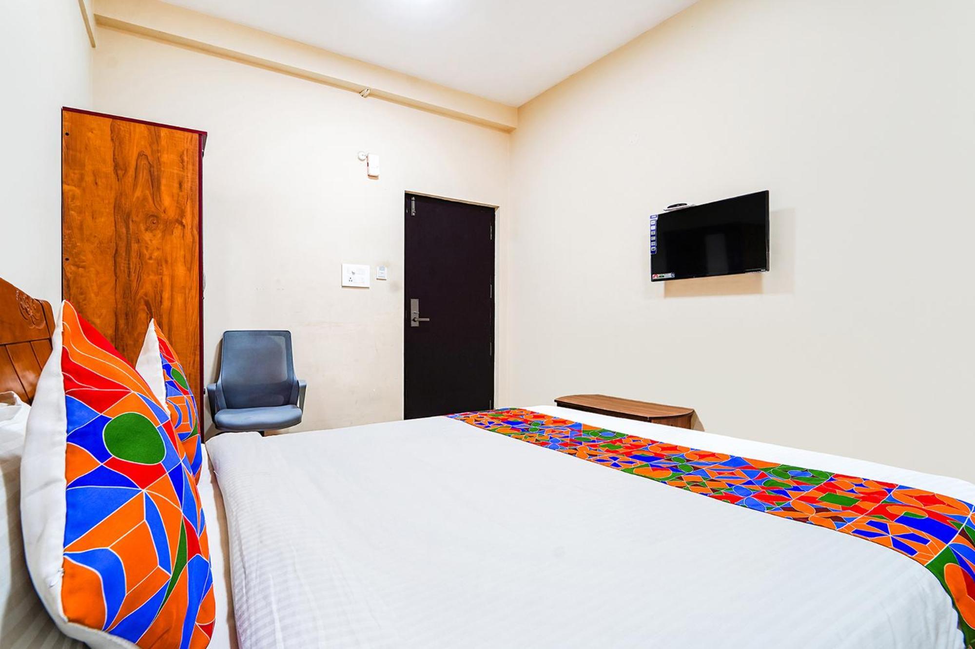 Fabexpress Uv Residency - 700M From Coimbatore International Airport Irugur Luaran gambar