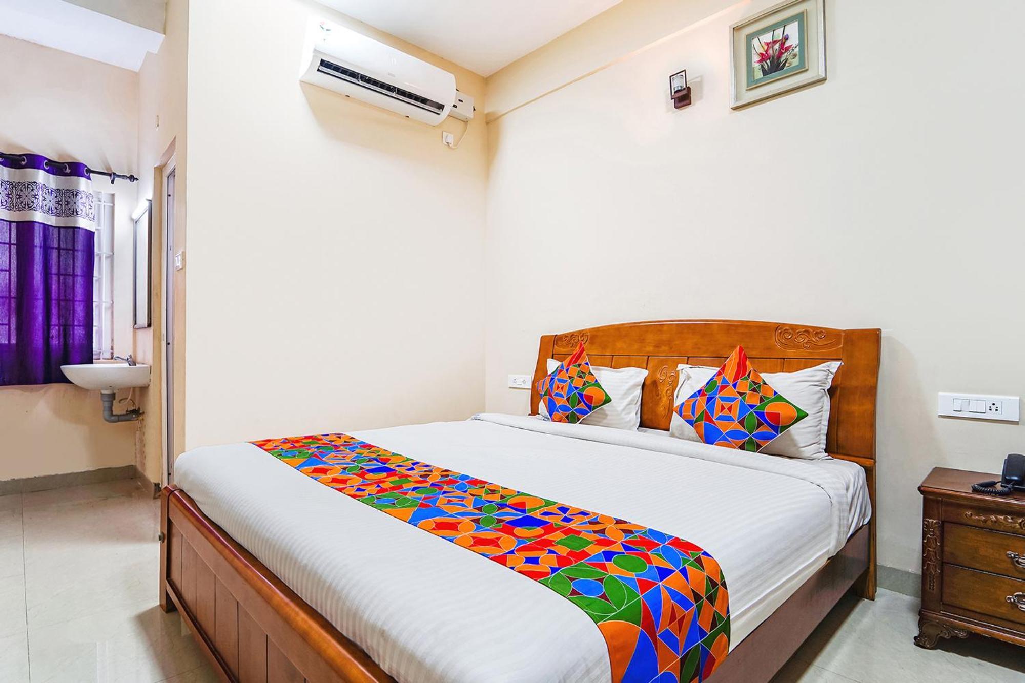 Fabexpress Uv Residency - 700M From Coimbatore International Airport Irugur Luaran gambar
